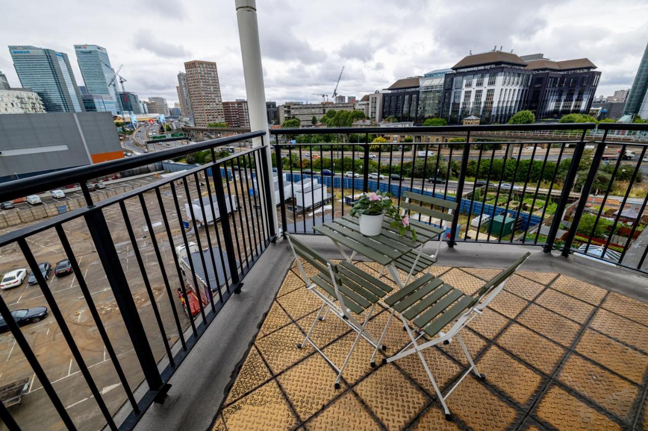Two Bed Apartment Near Canary Wharf Лондон Екстер'єр фото
