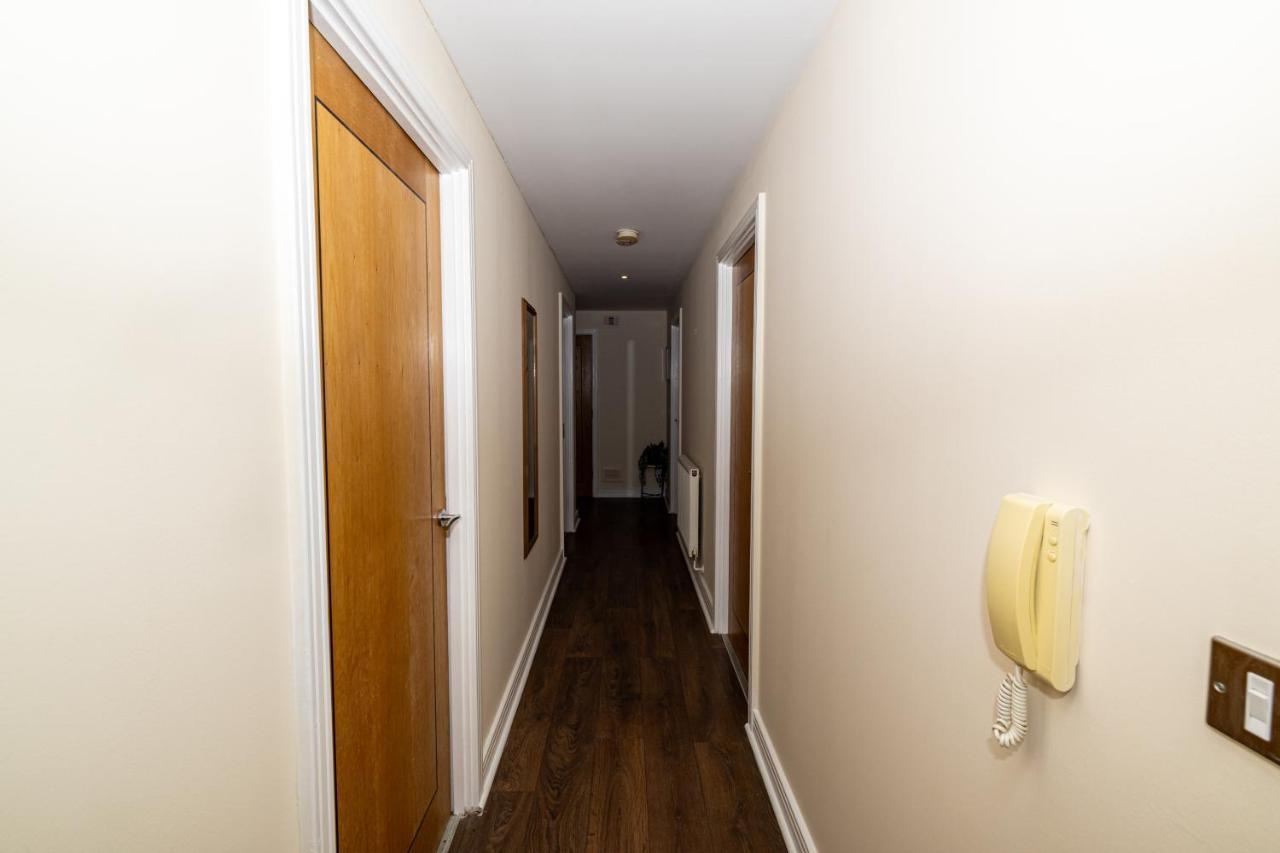 Two Bed Apartment Near Canary Wharf Лондон Екстер'єр фото