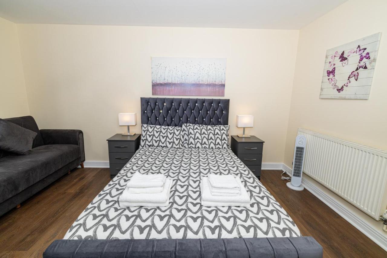 Two Bed Apartment Near Canary Wharf Лондон Екстер'єр фото