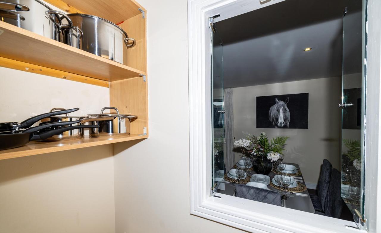 Two Bed Apartment Near Canary Wharf Лондон Екстер'єр фото