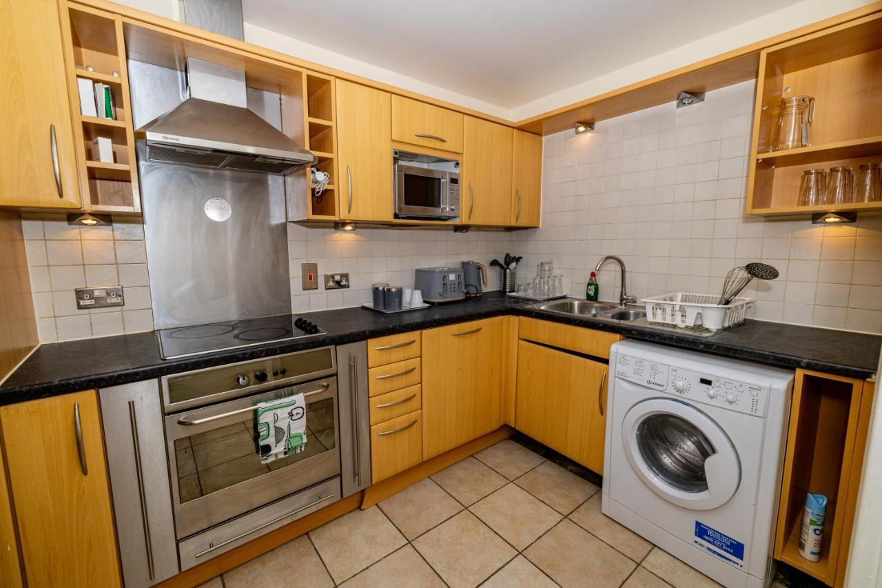 Two Bed Apartment Near Canary Wharf Лондон Екстер'єр фото