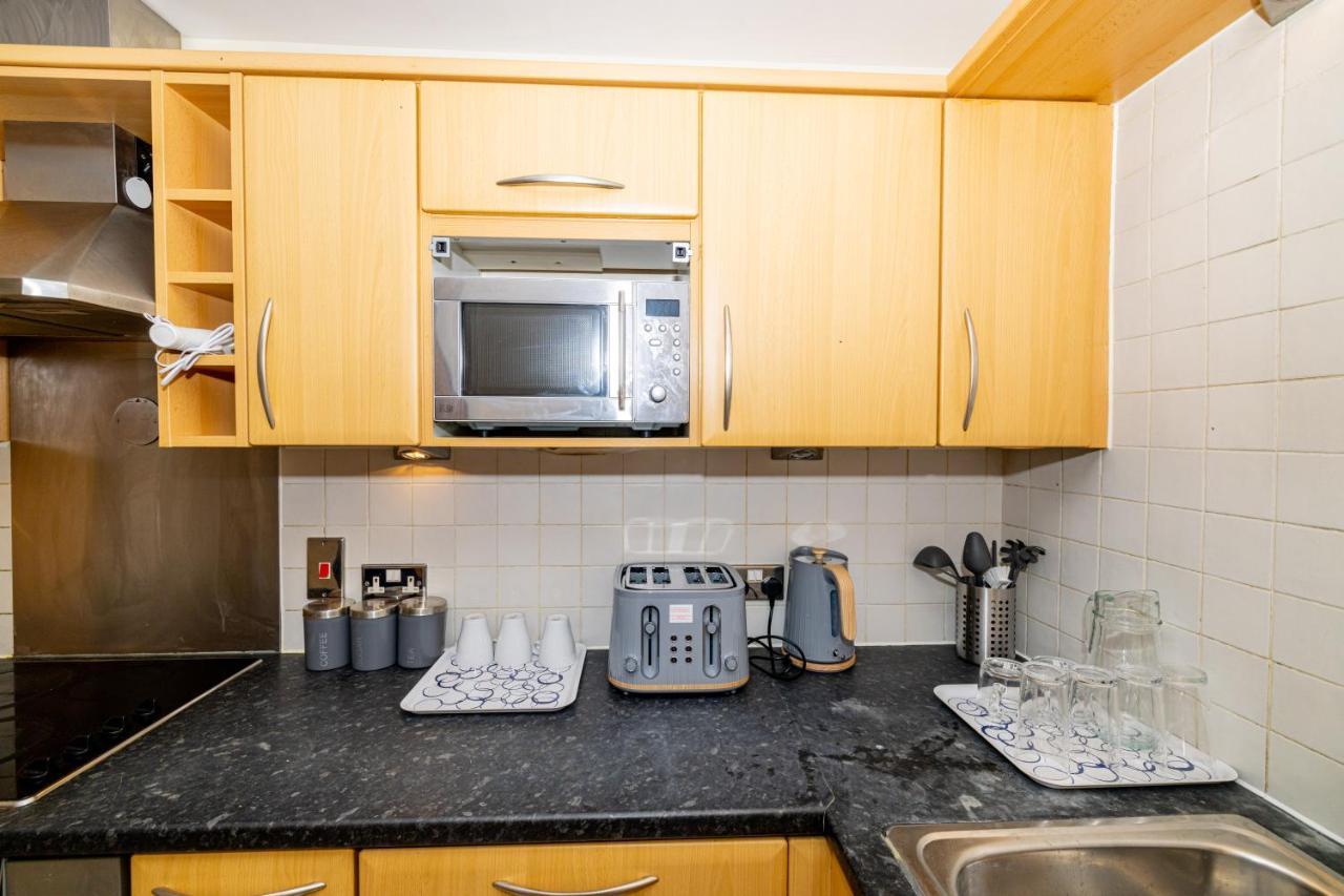 Two Bed Apartment Near Canary Wharf Лондон Екстер'єр фото
